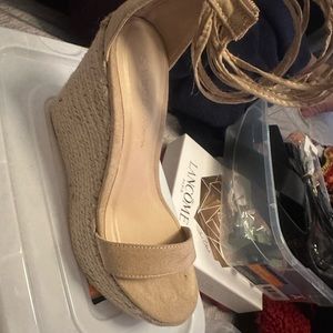 Nude wedges